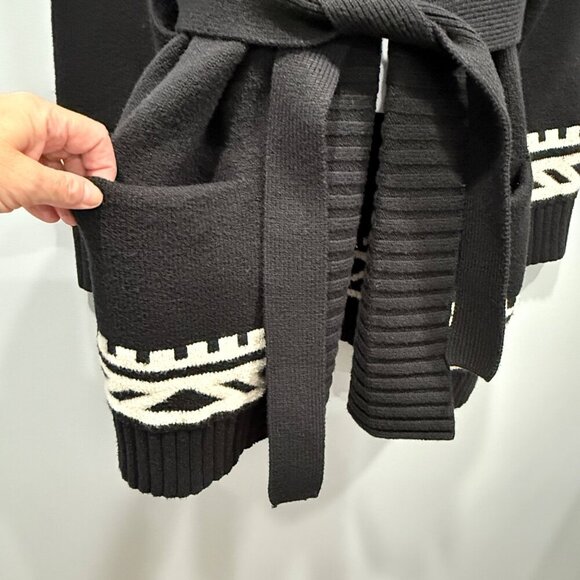 Old Navy Cozy Fair Isle Aztec Tie Belt Cardigan Sweater Jacket B & W Womens M - Picture 4 of 11